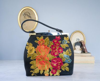 Vintage floral embroidered metal lock handbag - Image 9