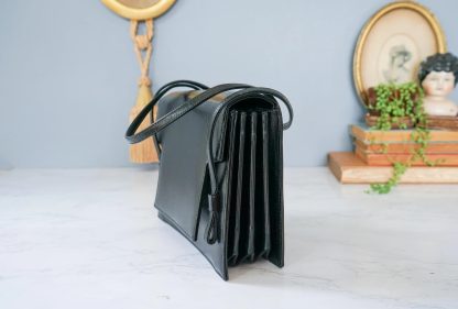Vintage black fine leather handbag - Image 4