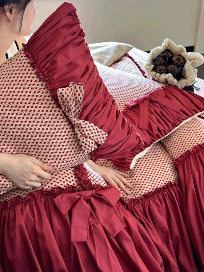 Contrast color polka dot ruffle bedding four-piece set - Image 7