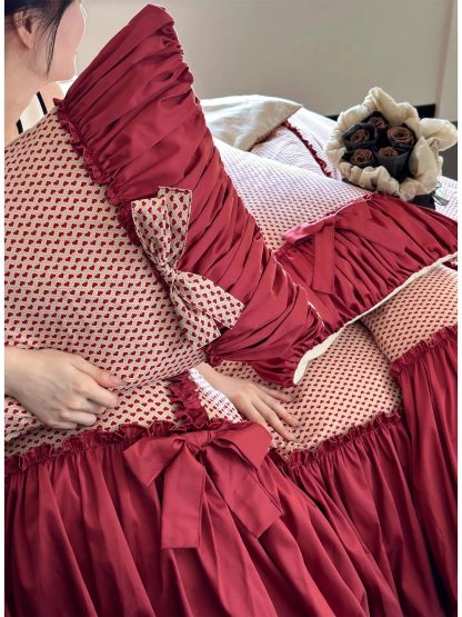 Contrast color polka dot ruffle bedding four-piece set - Image 4