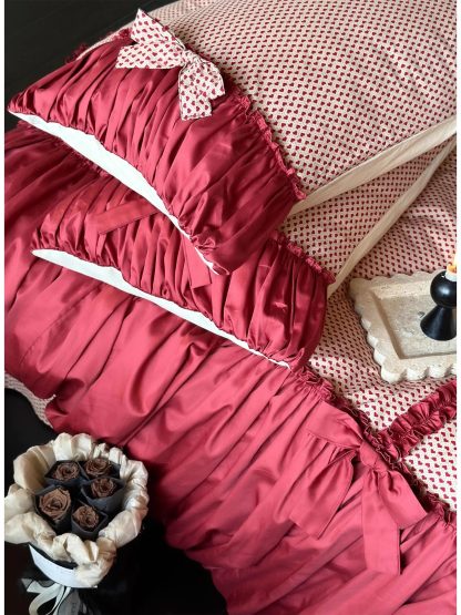 Contrast color polka dot ruffle bedding four-piece set - Image 3