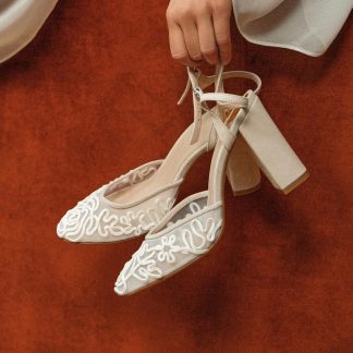 Retro lace fairy mist thick-heeled sandals