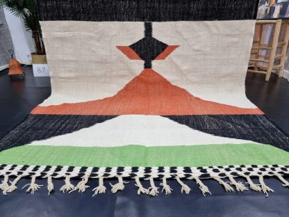 Artistic contrasting geometric tassel carpet - Image 8