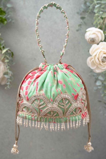 Spring Flower Pearl Embroidered Handbag