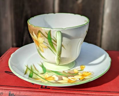 Hand-painted daffodil bone china cup and saucer set - Image 3