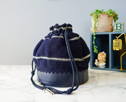 Vintage navy knitted drawstring bucket bag - Image 2