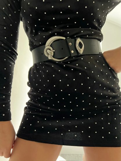 Dark black belt with dual metal decoration - Image 4