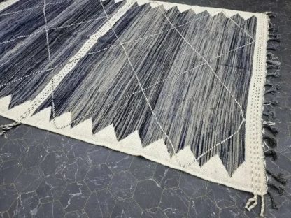 Handmade gradient geometric tassel carpet - Image 5