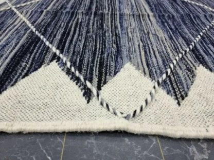 Handmade gradient geometric tassel carpet - Image 3