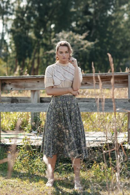 Deep-heeled small floral A-line midi skirt - Image 7