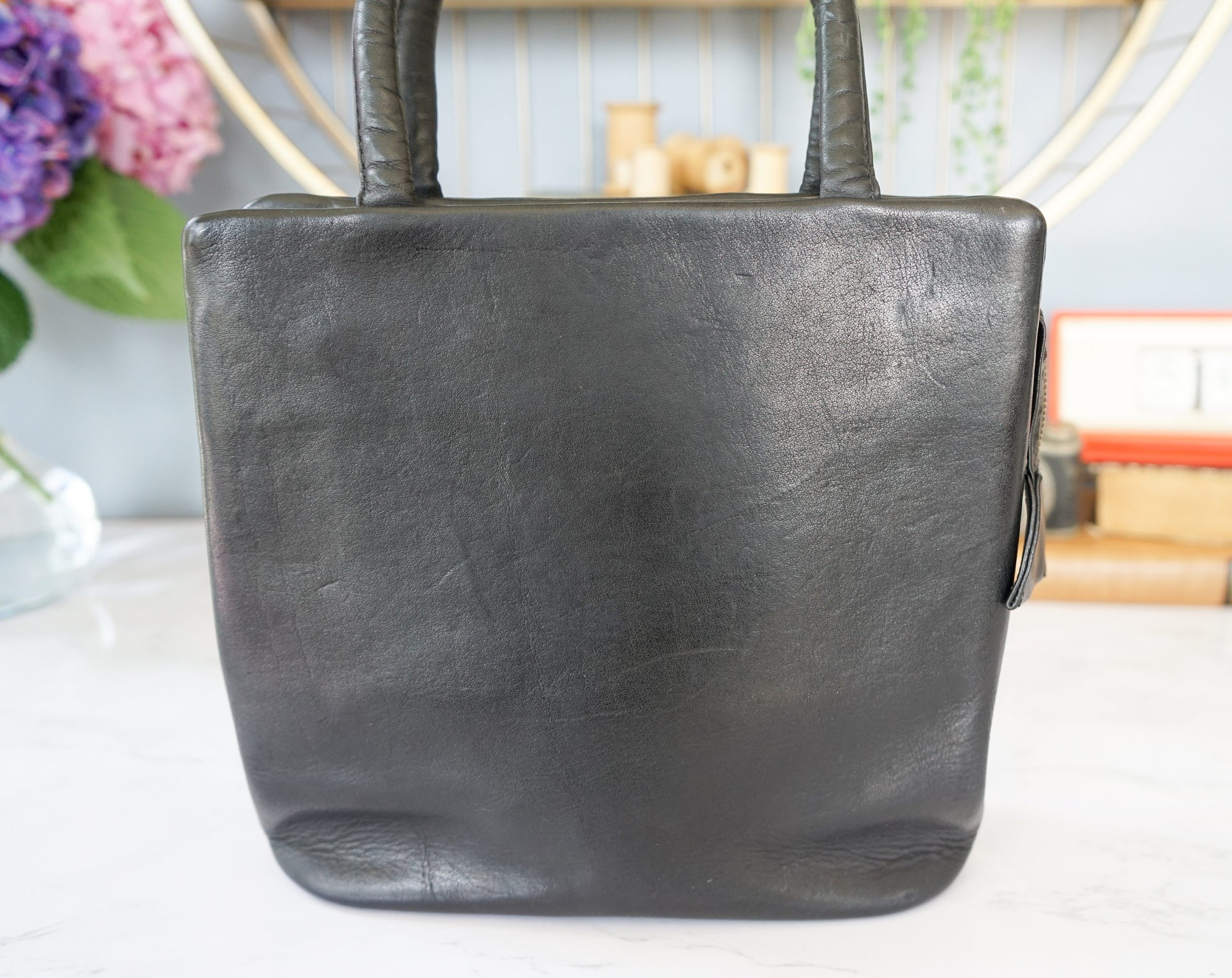 Vintage black leather square tote bag - Image 3