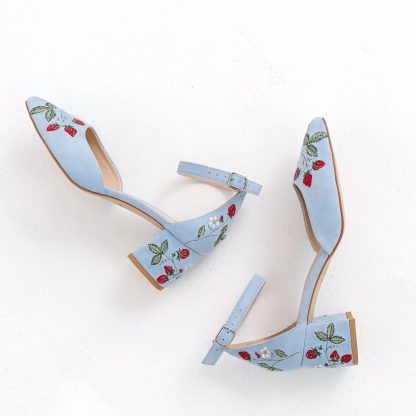 Summer Strawberry Field Embroidered Block Heel Sandals - Image 4