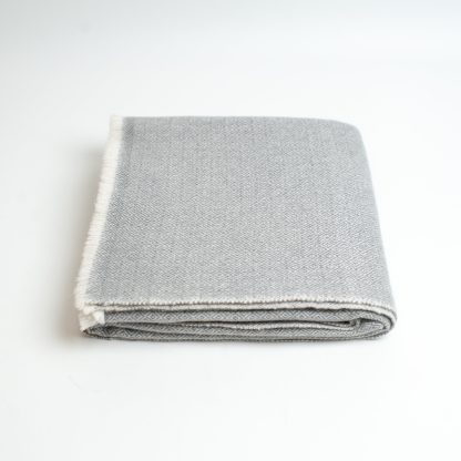 Diamond pattern and tassel blended throw blanket - Image 11