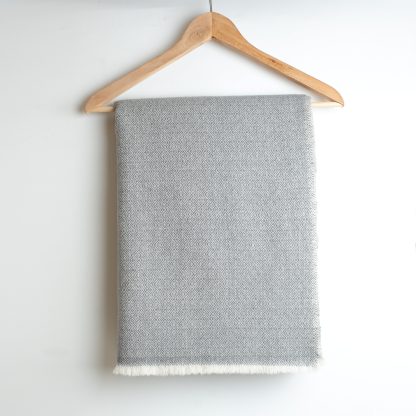 Diamond pattern and tassel blended throw blanket - Image 2