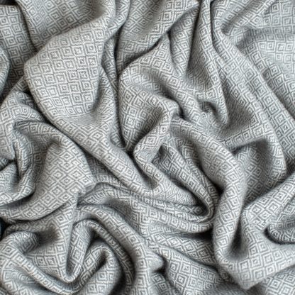 Diamond pattern and tassel blended throw blanket - Image 4