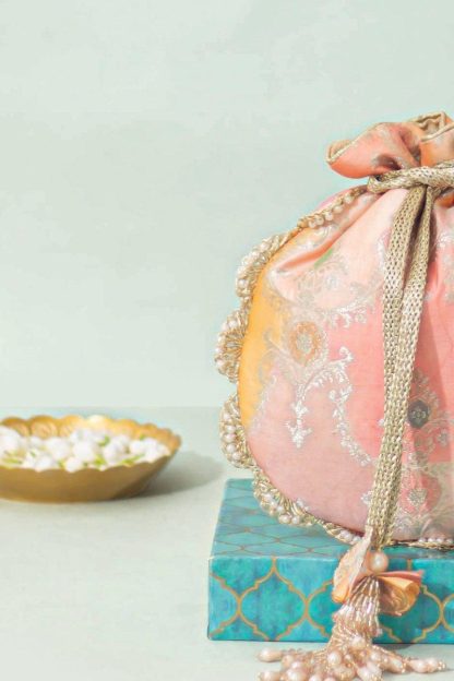 Pink and orange contrast embroidered drawstring bag - Image 5