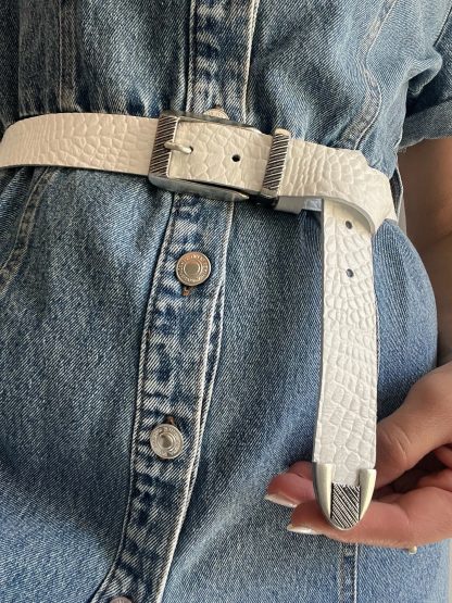 Fresh retro crocodile pattern white belt - Image 7