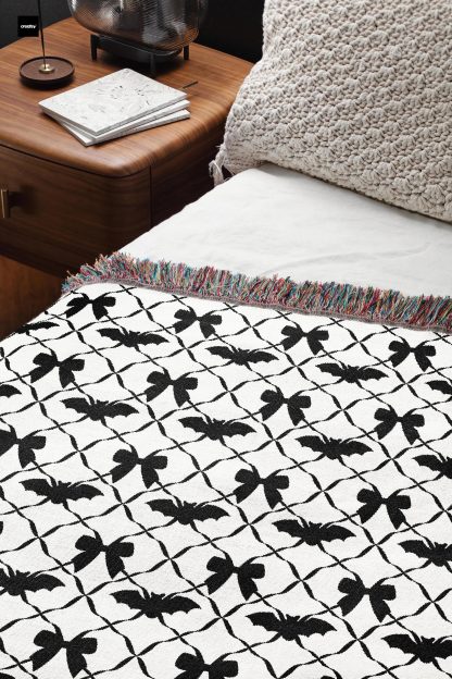 Gothic dark style bat bow jacquard blanket - Image 2