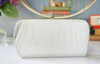 Elegant Crown Lock Velvet Clutch - Image 2