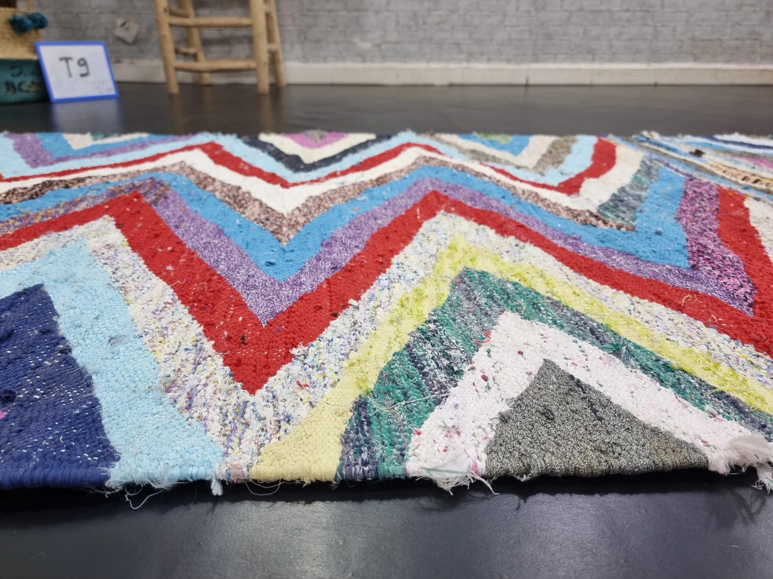Handmade Artistic Colorful Zigzag Tassel Rug - Image 3