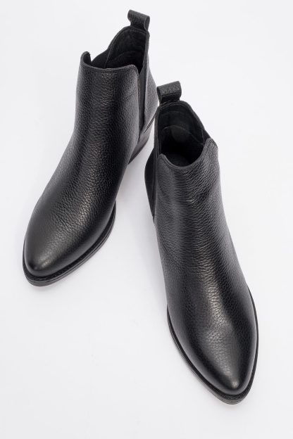 Classic black lychee ankle boots