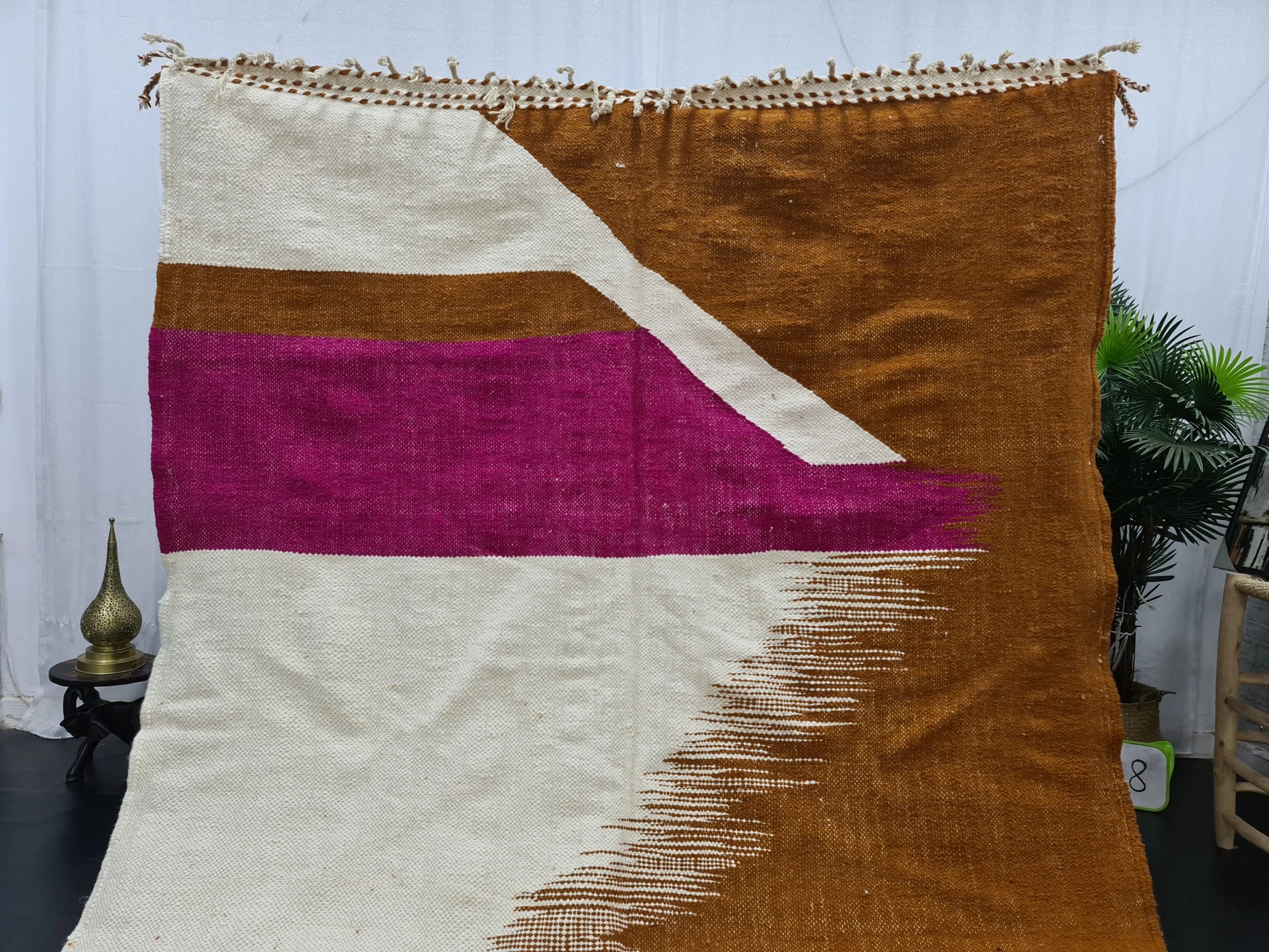 Sunset contrasting geometric tassel rug - Image 8