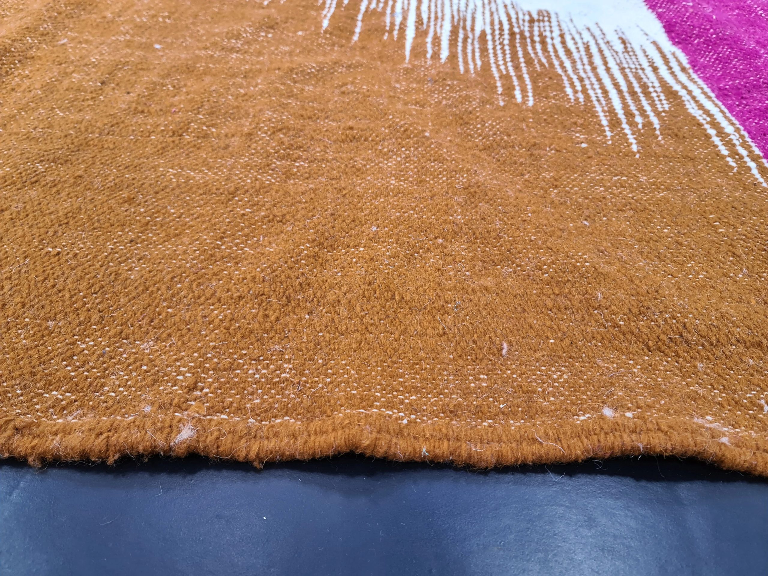 Sunset contrasting geometric tassel rug - Image 5