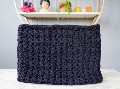 Vintage dark blue hand-crocheted clutch - Image 4