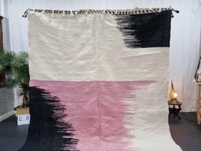 Ink and soft pink tassel carpet - Image 9