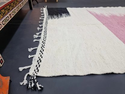 Ink and soft pink tassel carpet - Image 6