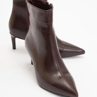 Elegant commuter pointed toe stiletto short boots