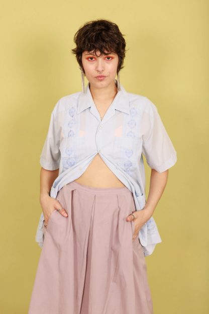 Light pink high-waisted midi skirt with wide pockets - Image 9