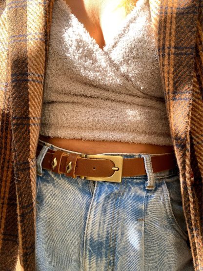 Light brown belt with vintage gold buckle - Image 4