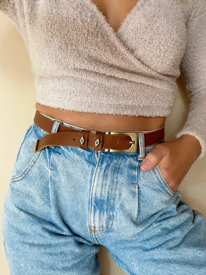 Light brown belt with vintage gold buckle - Image 3