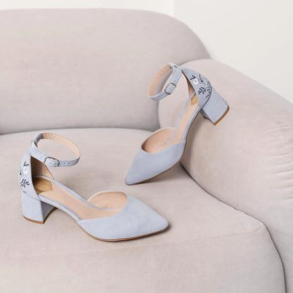 Fresh light blue embroidered square toe thick-heeled sandals