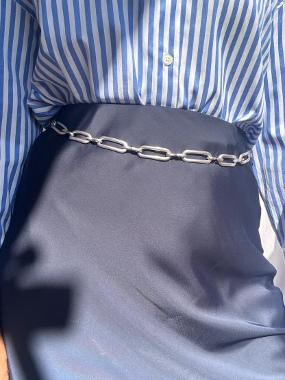 Minimalist metal chain belt