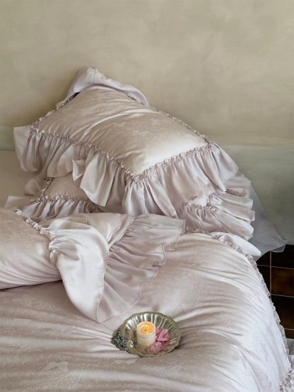 Light luxury lavender satin ruffled four-piece set - Image 3