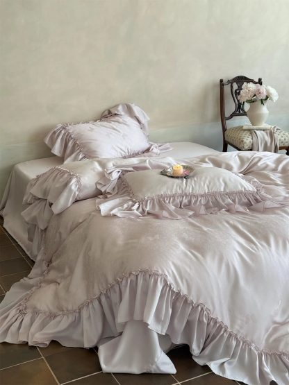 Light luxury lavender satin ruffled four-piece set - Image 4