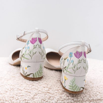 Spring flower field embroidered block-heeled sandals - Image 2
