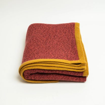Red, brown and turmeric knitted blanket - Image 9