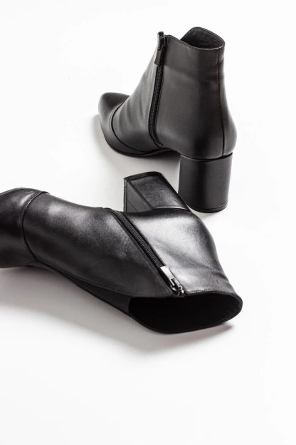 Classic black pointed toe stiletto boots - Image 7