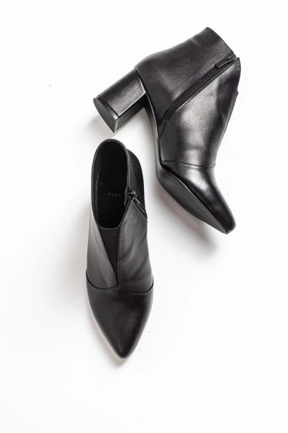 Classic black pointed toe stiletto boots - Image 3