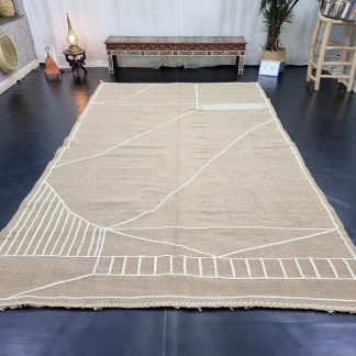 Handmade Wabi-Sabi-style geometric line rug