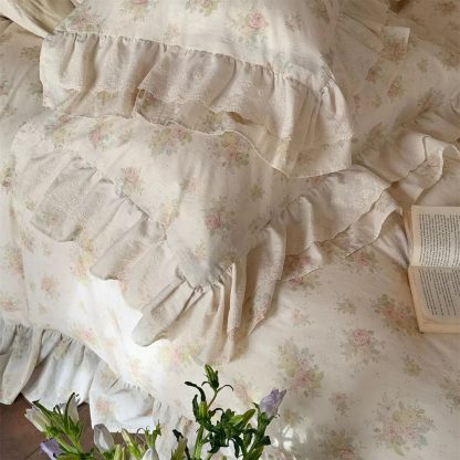 Pastoral light-colored floral ruffled four-piece bedding set - Image 5