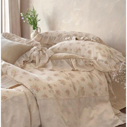 Pastoral light-colored floral ruffled four-piece bedding set - Image 3