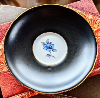 Black-glazed blue-flowered gilt cup and saucer set - Image 2