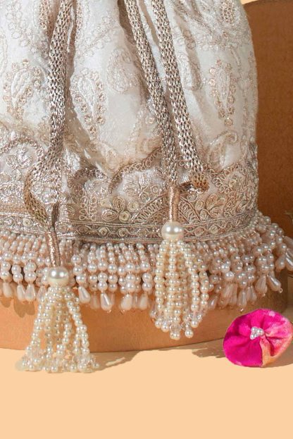 French lace pearl tassel drawstring bag - Image 3