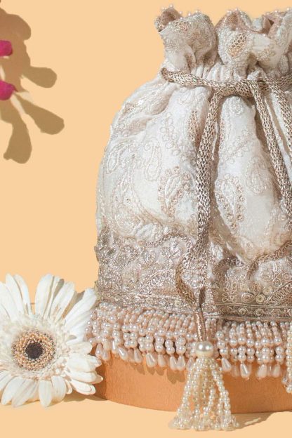 French lace pearl tassel drawstring bag - Image 2