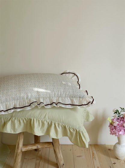 Pastoral floral ruffled four-piece bedding set - Image 7
