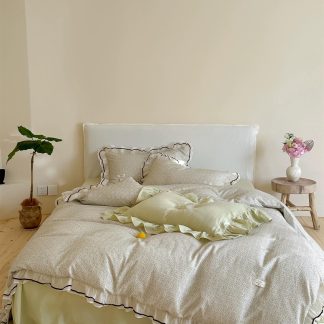 Pastoral floral ruffled four-piece bedding set